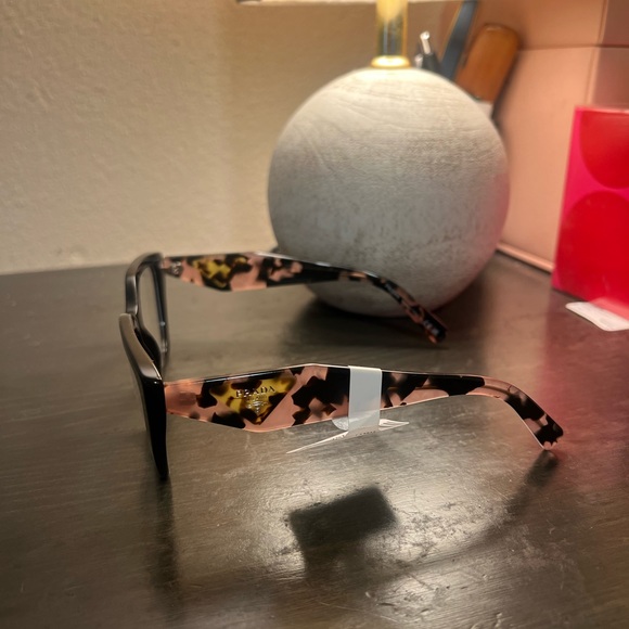 prada eyeglasses 🔥 - Picture 2 of 9